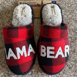 Dearfoams  Buffalo plaid Mama Bear slippers size large (9-10)